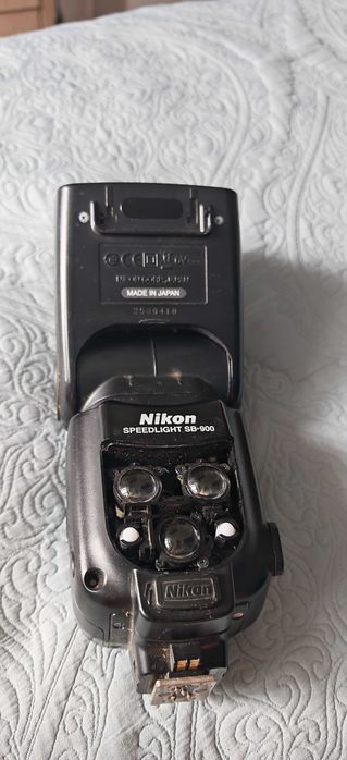 Blitz Nikon Speedlight SB-900 – pentru piese / reparație