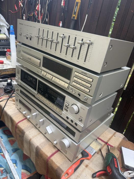 Linie technics argintie