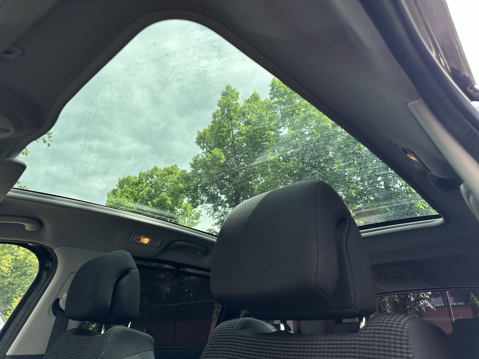 PEUGEOT 5008 2011 — imagine 4