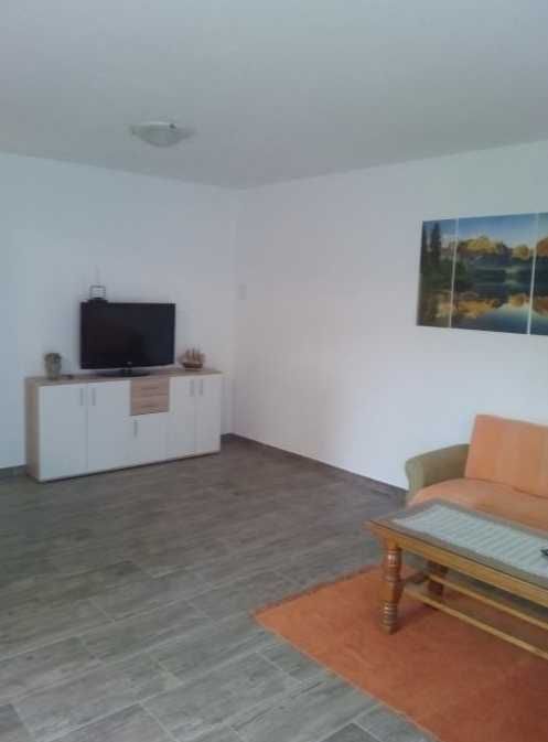 Дава се под наем Тристаен апартамент в Пловдив, Западен - 90 кв.м за 331.5 € - Снимка #2