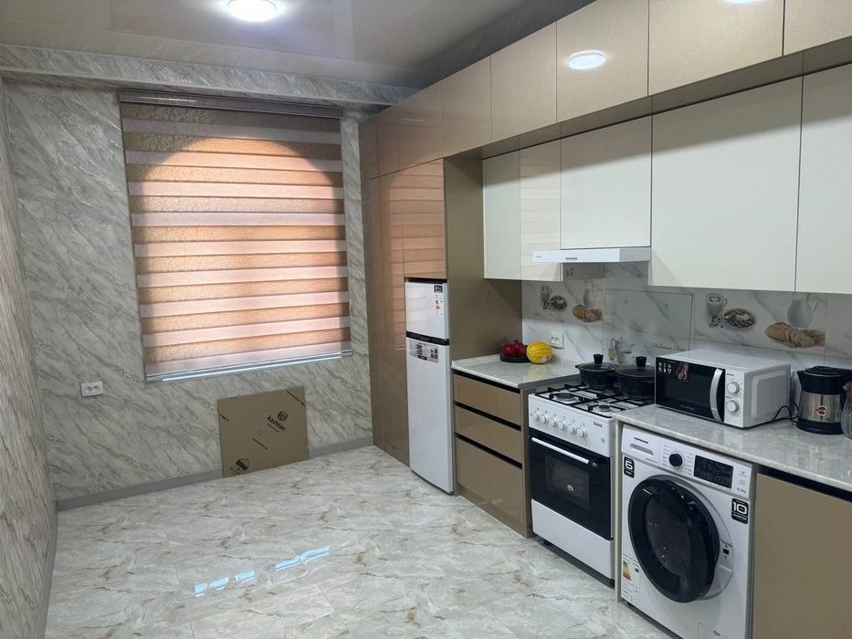 Юнусабад 18 квартал. Продается квартира 2/10/10