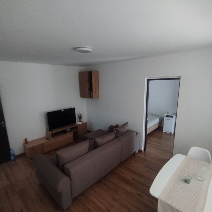 Închiriez apartament 2 camere