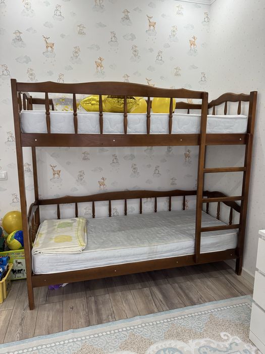 Продам кровать двухярусную