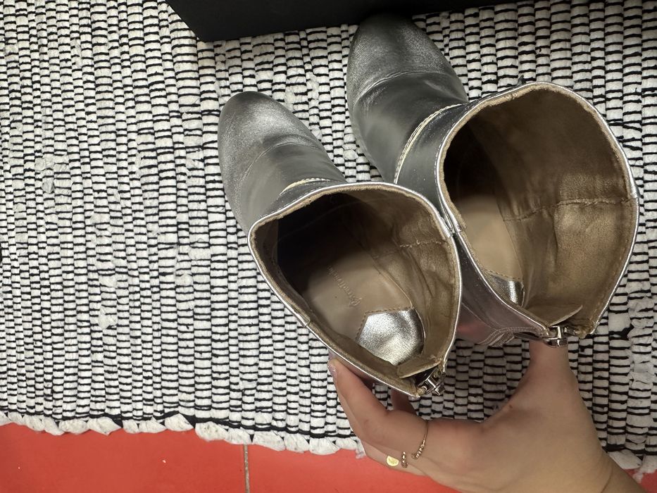 Vând ghete/cizme Argintii Stradivarius cu toc