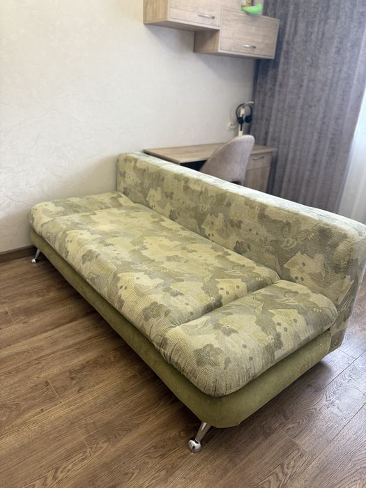Тахта в среднем состоянии
