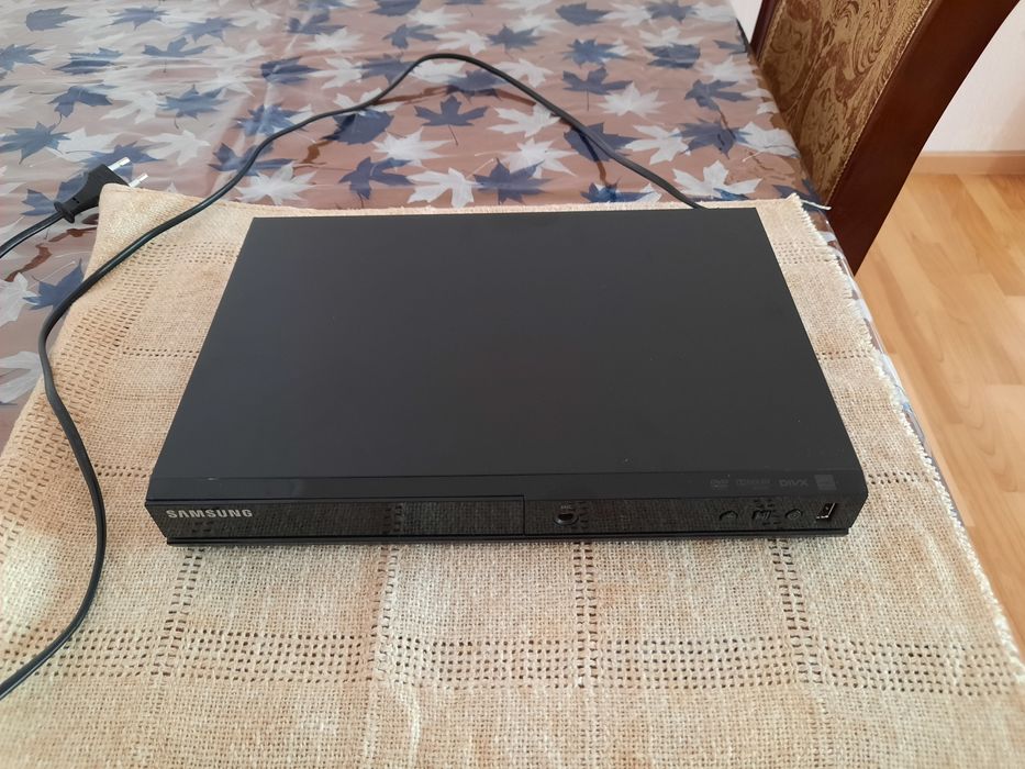 Видео магнитофон "Самсунг"