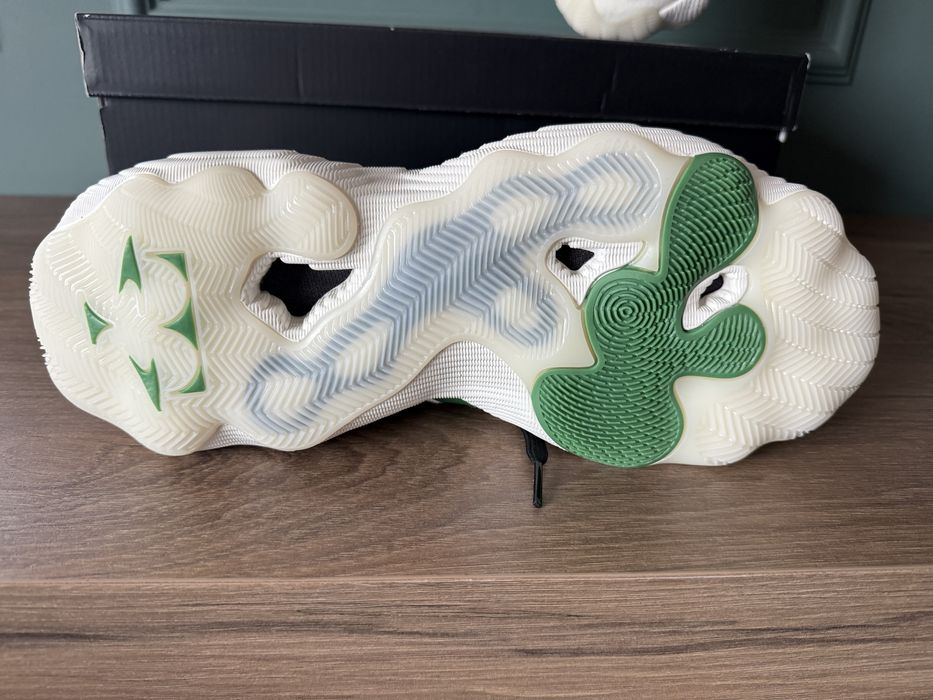 Нови маратонки  с кутии