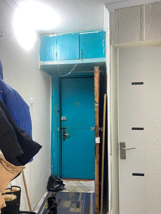 продаю 3 комнатную в 15 микрорайоне