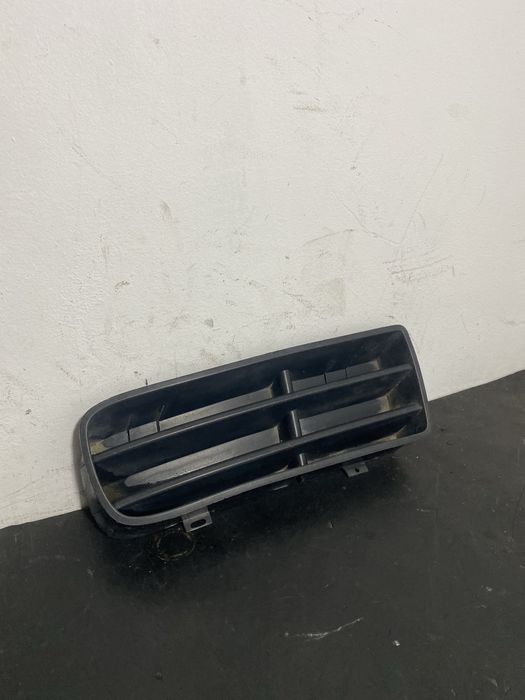 Grila proiector bara dreapta Volkswagen Vw Golf 4 1J0853666D