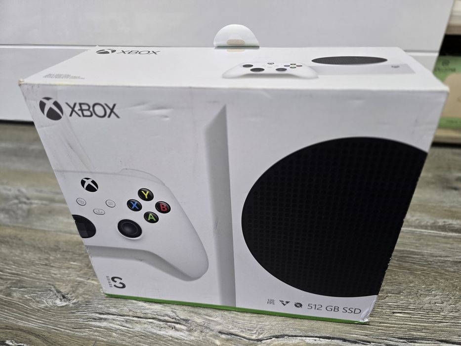 Xbox series S în stare ca nou, fara urme de utilizare