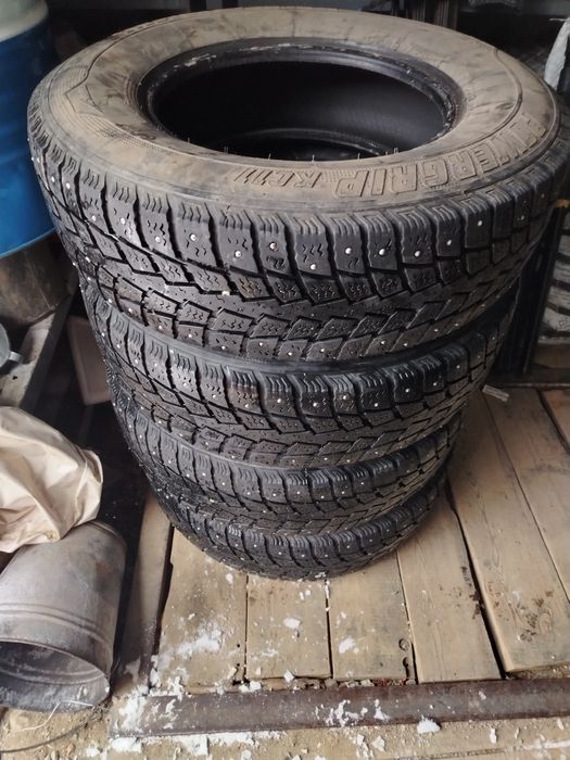 Шина на R 16 / 225 х 75