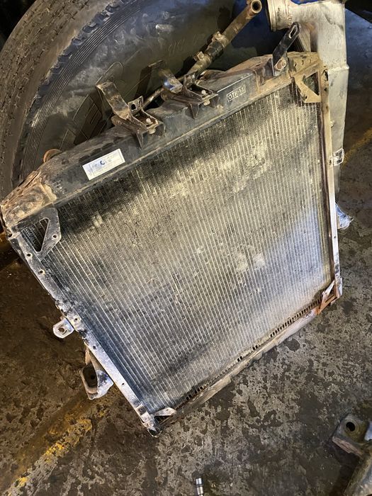 Радиатор маз . Есть течь