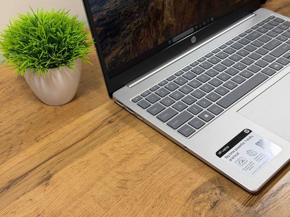 [ARZON] Noutbuk HP Laptop 15 Ryzen 7 5825U / DDR4 8Gb / SSD 512Gb