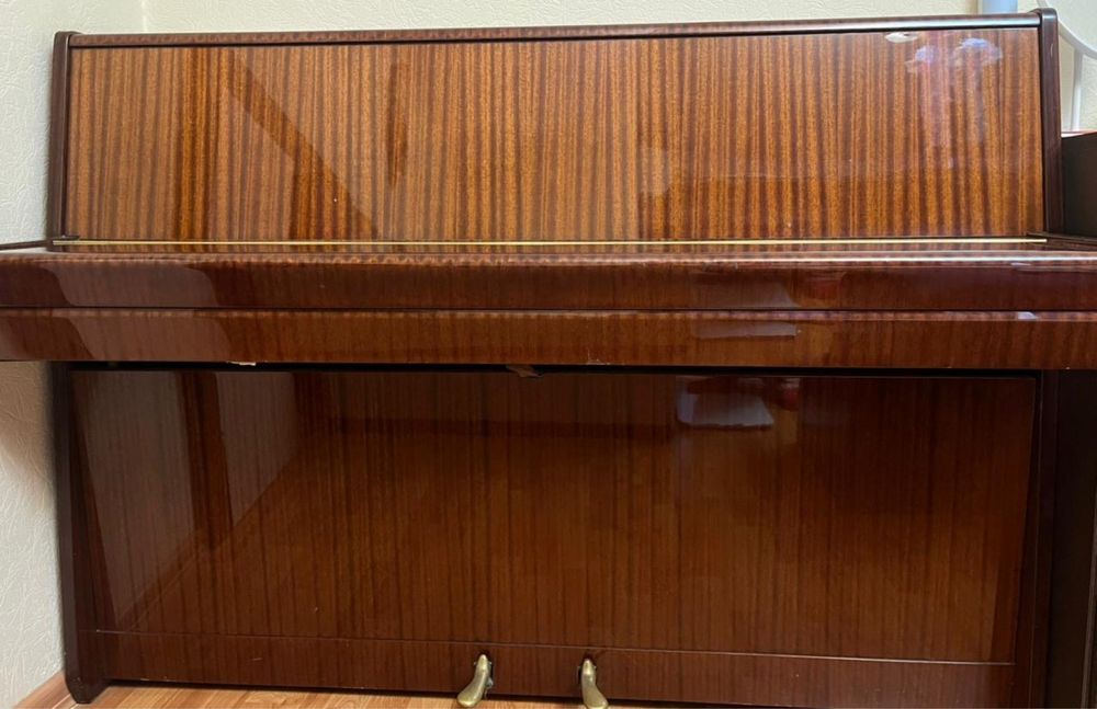 Пианино Petrof в хорошем состоянии