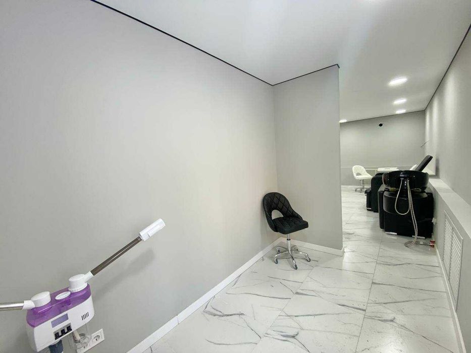 Сдаётся Салон Красоты общей площадью 53 м²