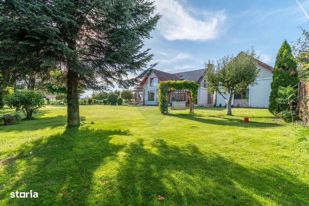 Proprietate exclusivista de vanzare: 2 case | 9 camere | 2000 mp teren