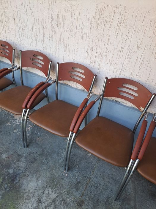 Стул прадоетца. Стул сотилади. Stul sotiladi
