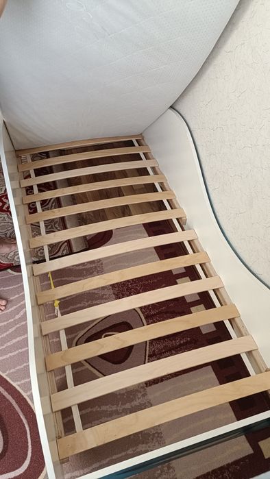 Детская кровать машинка