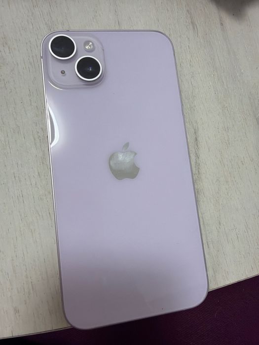 Iphone 14 plus  счупен екран горе в дясно минимално
