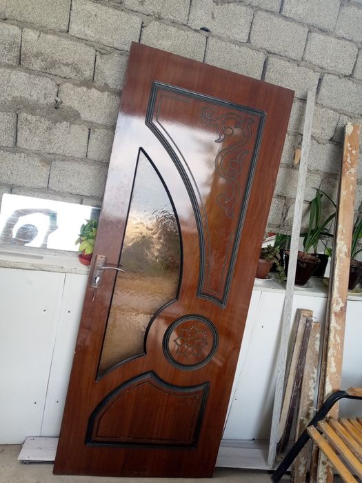 Дверь деревянная входная