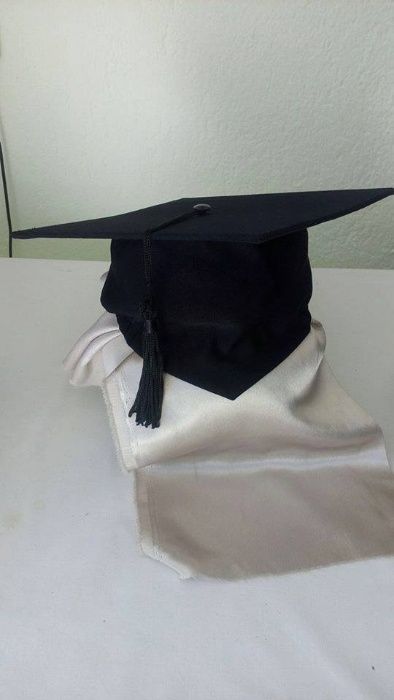 Шапки И Шалове За Дипломиране На Деца, Ученици И Студенти
