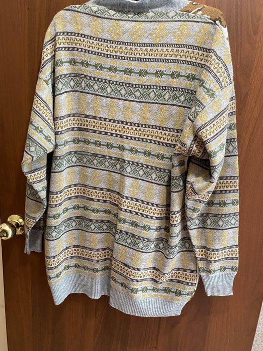 Кофту  женскую  новую  продам