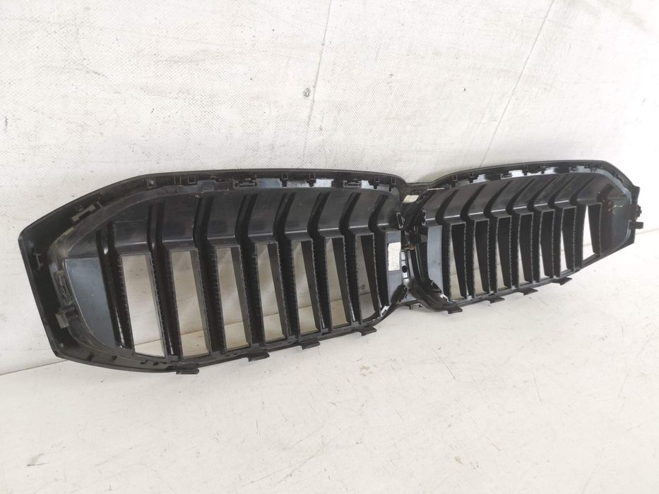 Радиаторна решетка БМВ / BMW G20 LCI Оригинална В Добро Състояние