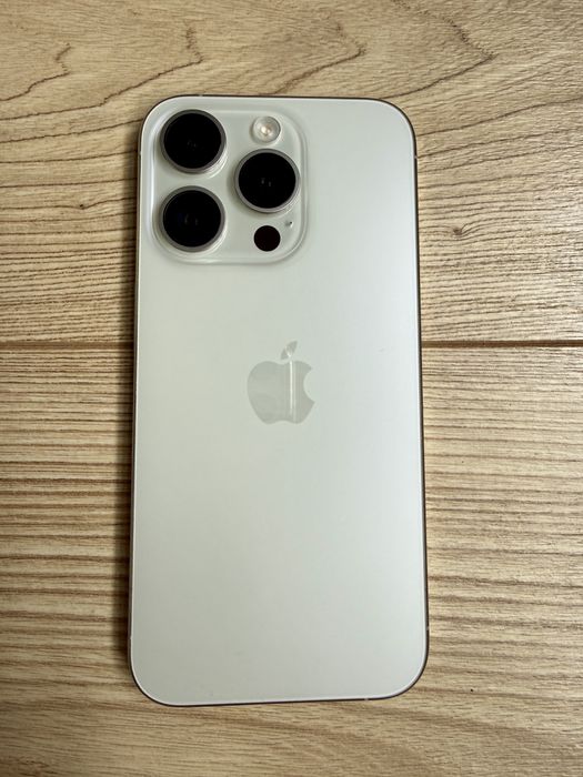 Продавам iPhone 15 Pro 128 GB