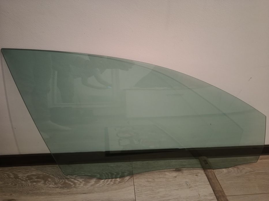 geam fata dreapta golf 6 hatchback