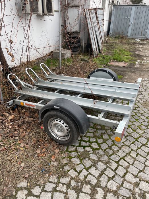 Ремарке за мотори под наем