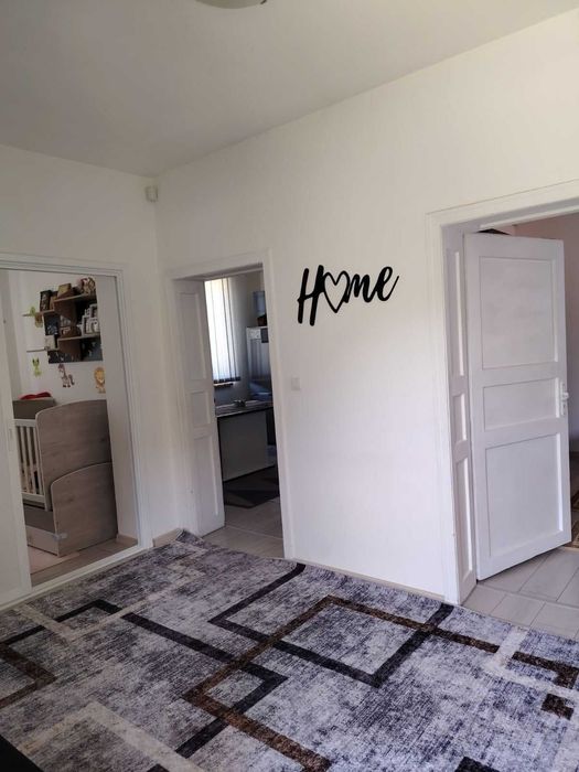 Самостоятелен етаж от къща в Центъра на гр. Етрополе