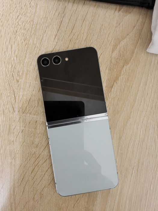 Galaxy flip 5 5G
