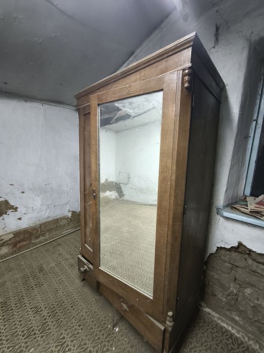 Продается шкаф времён СССР