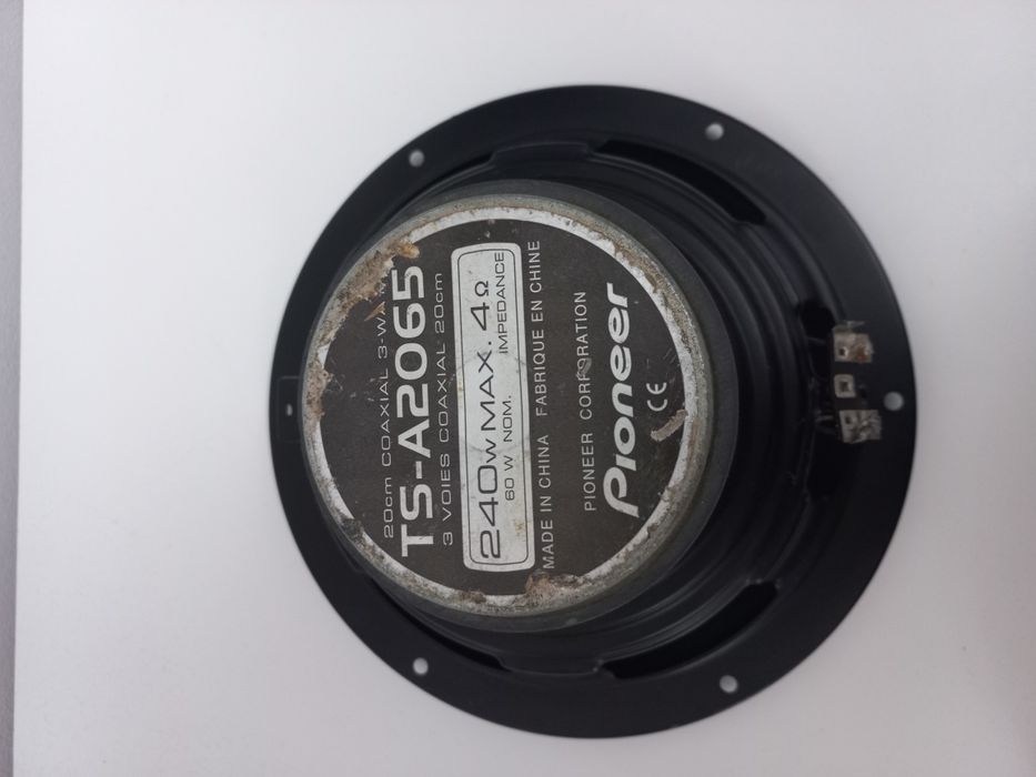 Vand boxe Pioneer și philips prețul negociabil