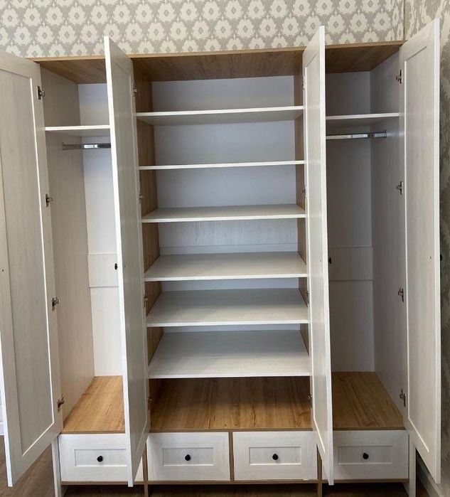 Шкаф спальный 3 секций