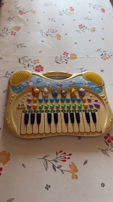 Продаю детские музыкальные игрушки