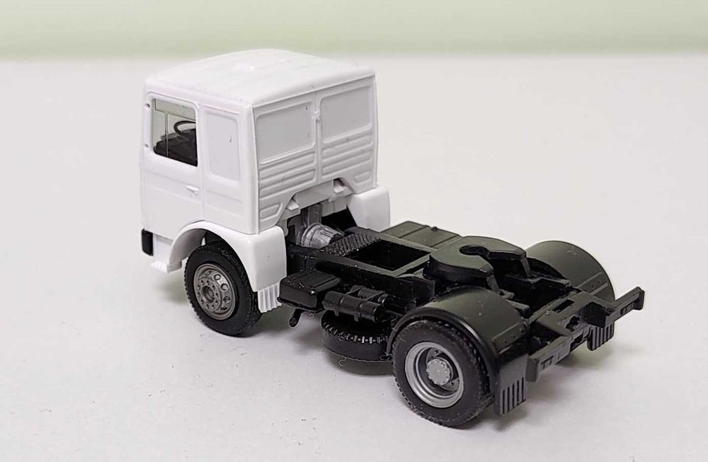 macheta Herpa camion cap tractor Roman Diesel scara 1:87 diorama H0