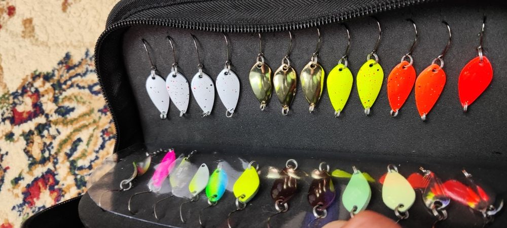 Рыболовные снасти для ловли форели.