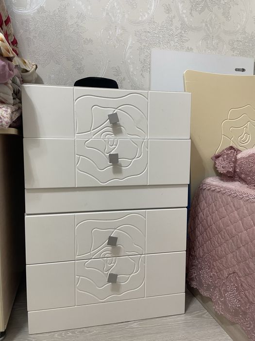 Спальный гарнитур+2тумбочка+кровать