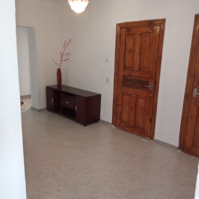 Продам срочно большой коттедж