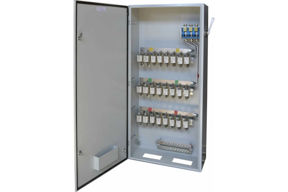 Шкаф распределительный РЩ-1 ~380В, 50ГЦ, IР54