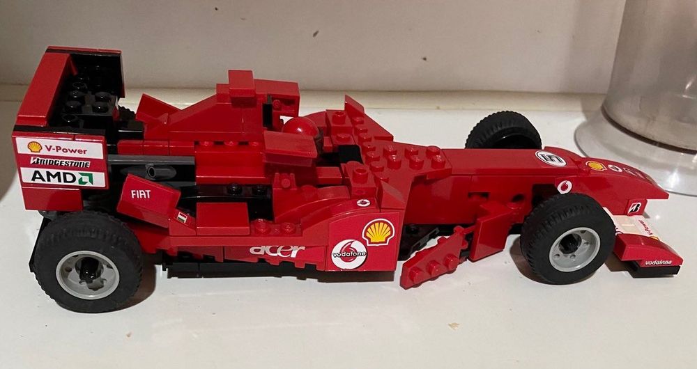 LEGO Racers: Ferrari 248 F1 1:24 (8142) LEGO 
Pull-Back Motor Vodafone