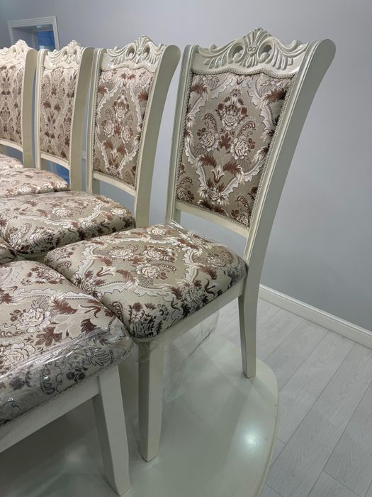 Продам стол и стулья