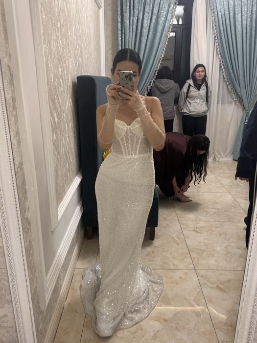 Шикарное свадебное платье (2 в 1)