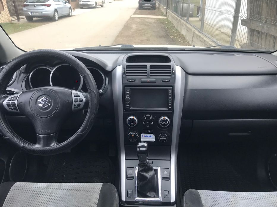 Suzuki grand Vitara 4*4.  1.9DDSI + set de jante aliaj cu anvelope iarnă noi + un set anvelope off road