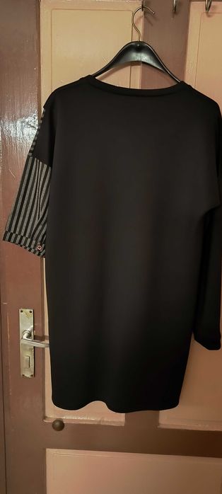 Дамска туника с асиметрични ръкави