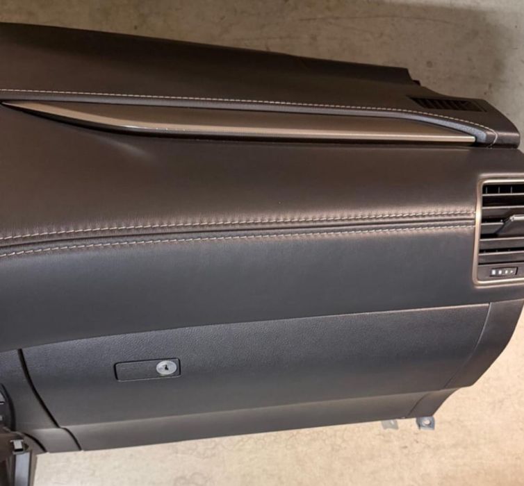 Faruri plansa bord  airbag ventilatoare conducte aer Lexus nx is
