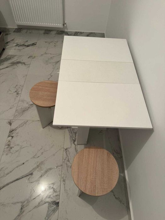 Masă rabatabilă cu tabureți