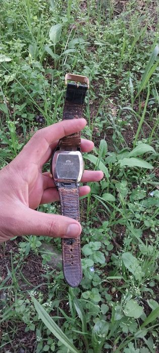 Часы ручные в хорошем рабочем состоянии