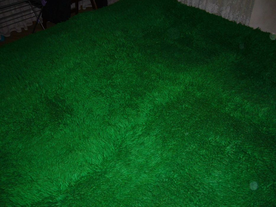 Китеник за спалня - зелен (вълнен) и за единично легло - тъмно син